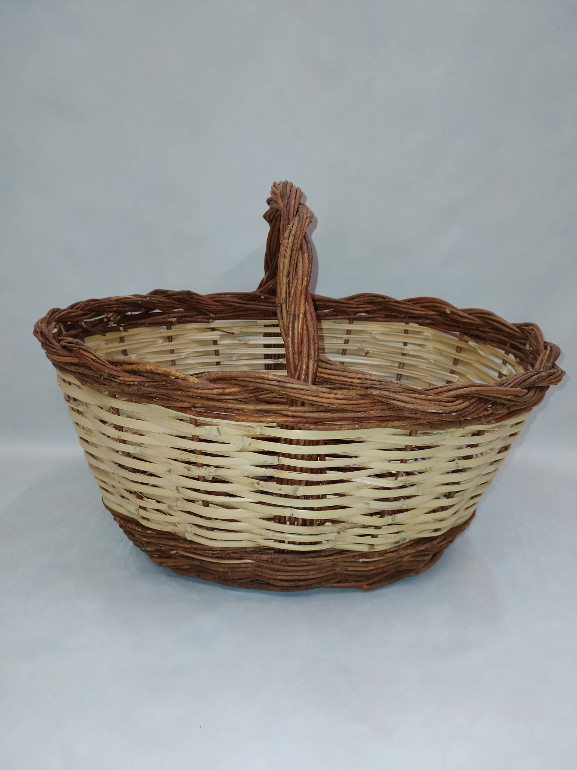 Cesta de mimbre bicolor con asa 46cm x 34cm - Ferreteria Armengol