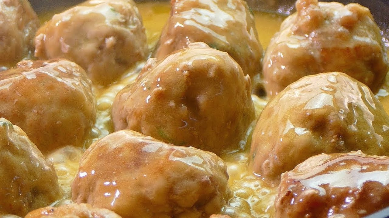 albondigas en salsa española
